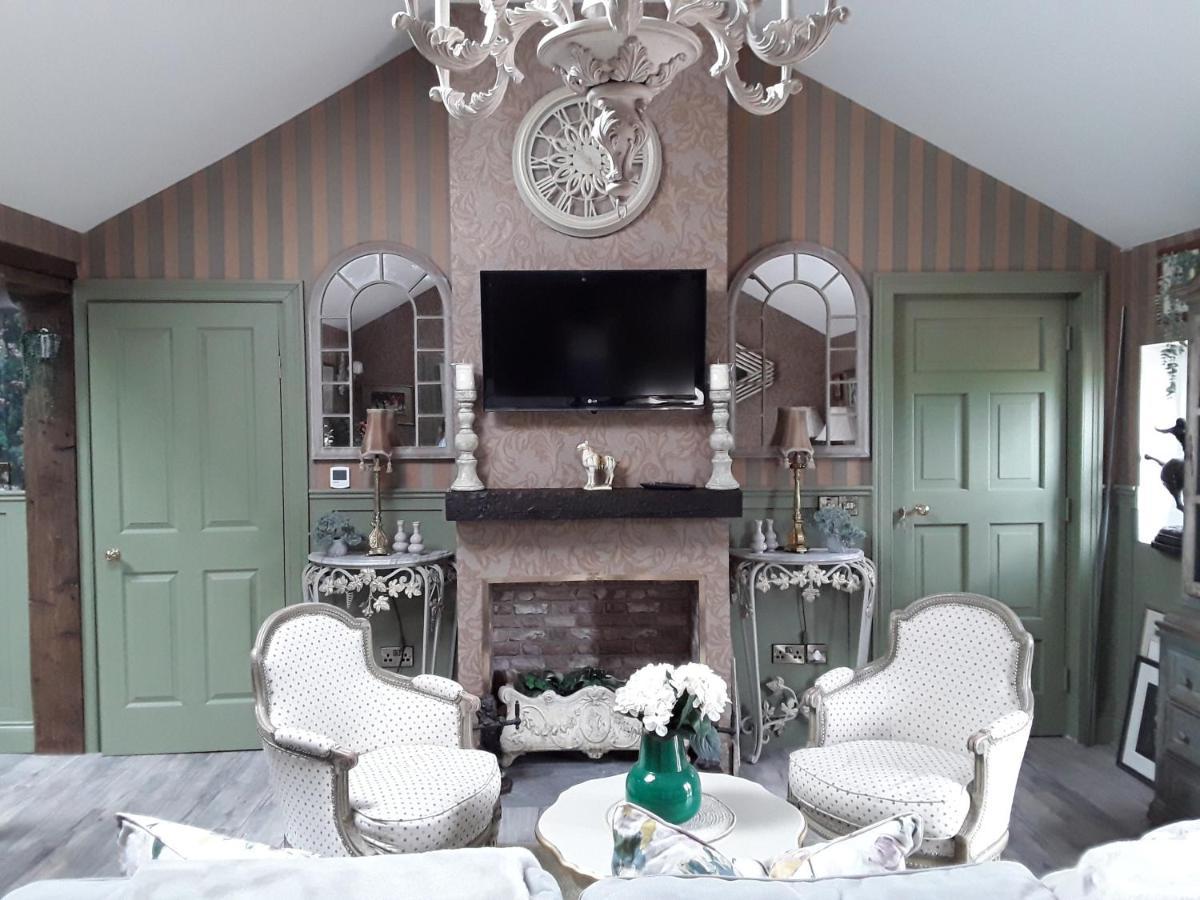 Ballybur Mews 1 *